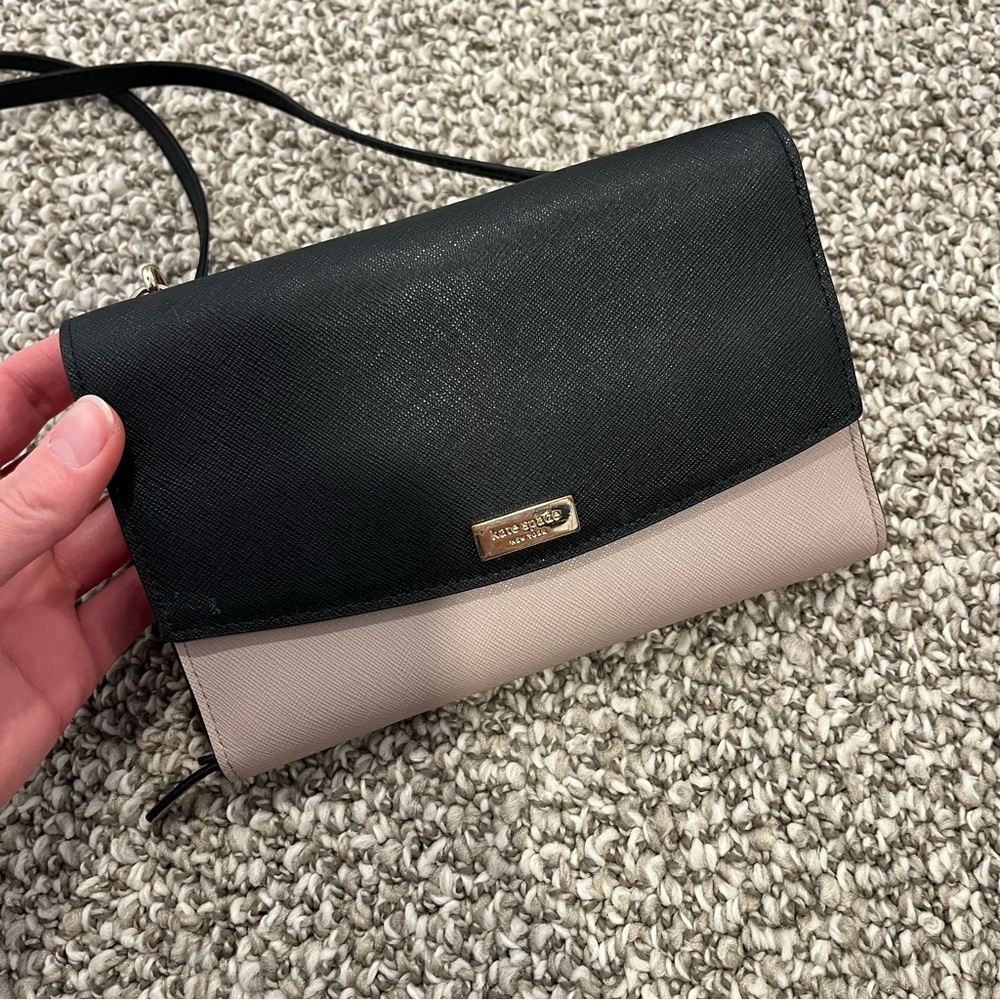 Kate Spade Laurel Way Winni Wallet Crossbody 2-Tone Almondine/Black